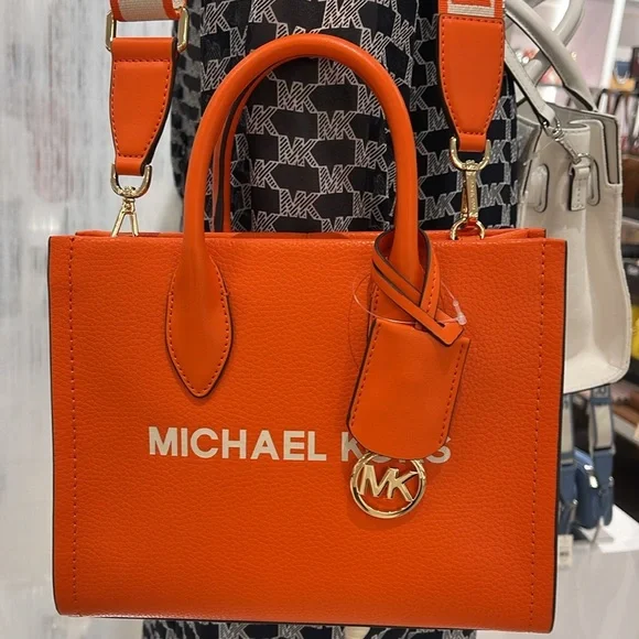 Michael Kors Mirella Small Pebbled Leather Shopper Top Zip Crossbody XBODY
Poppy - Picture 1 of 16